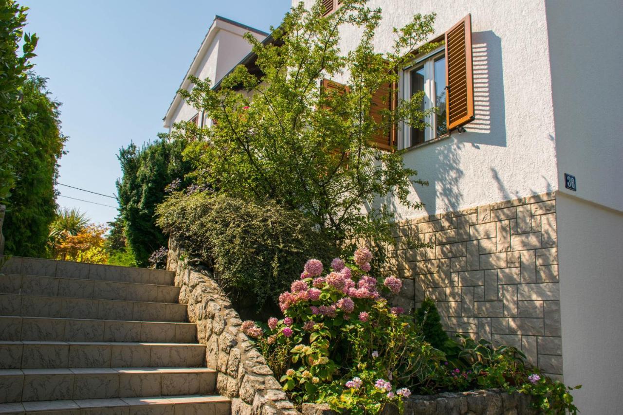 Apartment White & In Malinska
